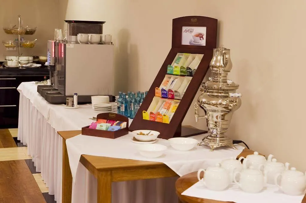 Ross Hotel Stuttgart 3*,